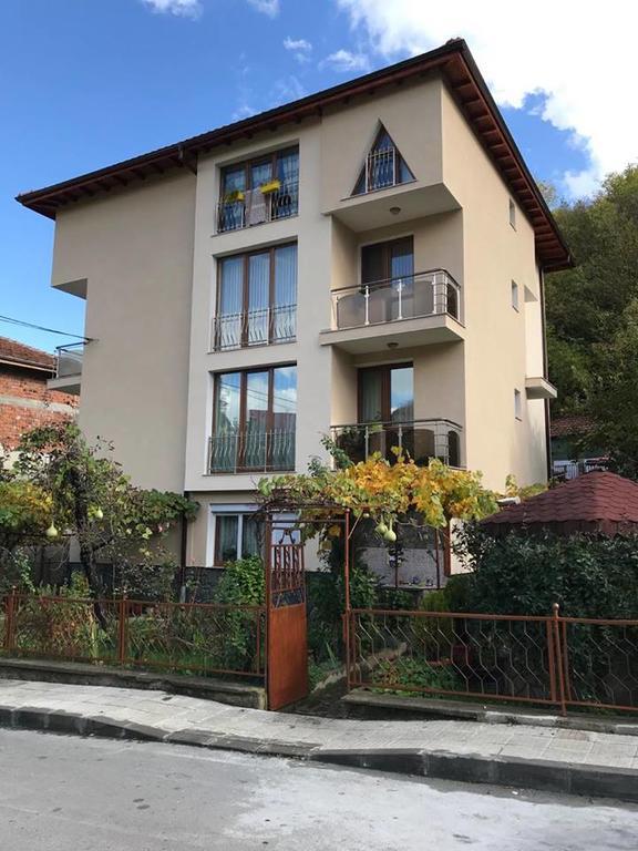 Guest Rooms Profirov Zlatograd Extérieur photo